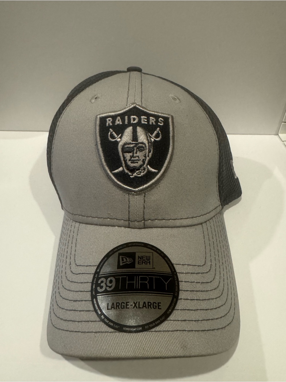 New Era Raiders Gray and Black 39THIRTY Stretch-Fit Cap